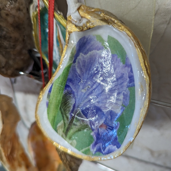 Custom Orders Handcrafted & decoupaged Oyster Clam shells florals animals Maps - Picture 7 of 14